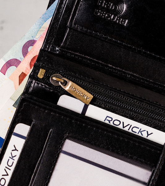 Skórzany portfel męski z zabezpieczeniem RFID Protect - Rovicky